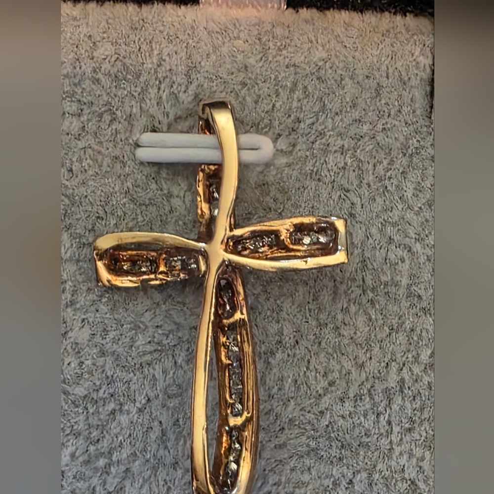 14K Yellow Gold Diamond Cross Pendant 30mm x 20mm Curved Design 2.46 Grams - Picture 3 of 5